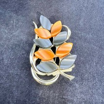 Vintage Star Gold Tone Gray And Orange Thermoset Plastic Leaf Brooch (3241) - £11.86 GBP