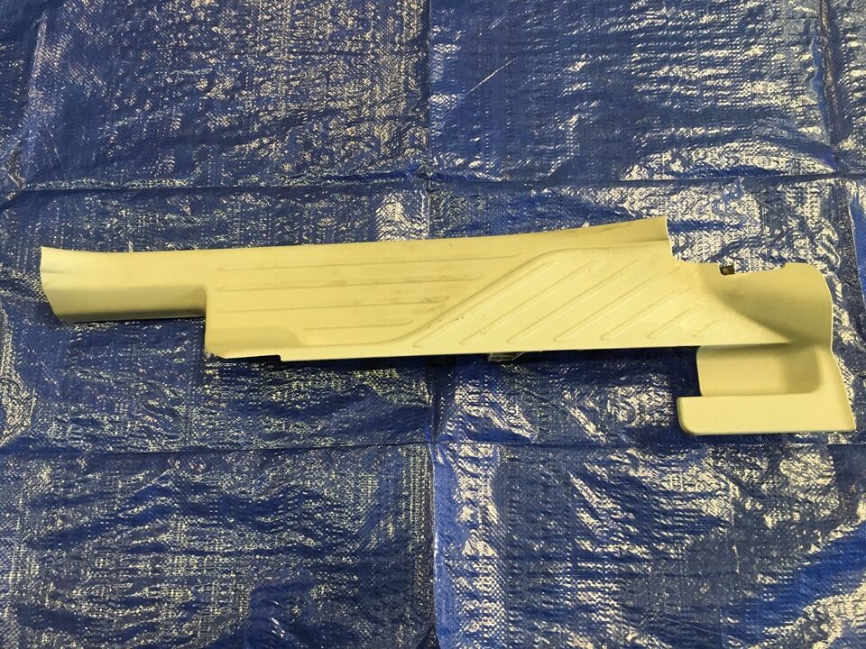 2012-2015 TOYOTA PRIUS V RIGHT REAR DOOR SILL PLATE SLIDER SIDE TRACK CO... - $21.64