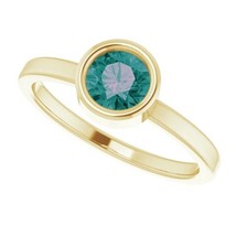 Authenticity Guarantee 
Lab-Created Alexandrite Solitaire Ring in 14k Gold, P... - £359.92 GBP+