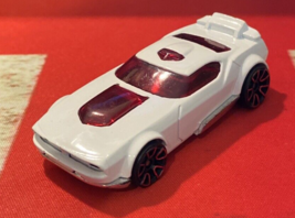 2014 Mattel Hot Wheels Fast Fish White - $9.99