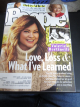 People Magazine - Valerie Bertinelli Cover - January 17, 2022 - £6.65 GBP