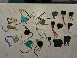 23TT44 ASSORTED ELECTRICAL SWITCHES, INCLUDES 9 ROCKERS, 8 PULL CHAINS, VGC - £9.56 GBP