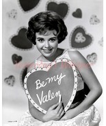 C330 Publicity PHOTO Deborah Walley YOUNG Valentine&#39;s Day c.1962  - £11.87 GBP