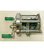 Pfleuger Akron Fishing Reel - $737.56 MXN