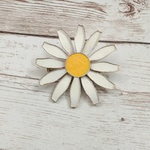 Vintage Brooch 1.5&quot; Cream and Yellow Daisy - £8.95 GBP