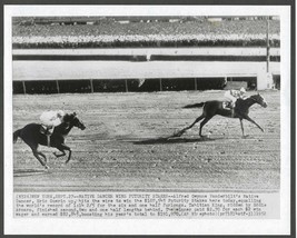 1952 - NATIVE DANCER winning the Futurity Stakes - 10&quot; x 8&quot; - £15.98 GBP
