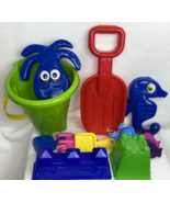 Jumbo Plastic Beach Sand Mold Pail with Shovels Sand Molds 13pcs - $168.71 MXN