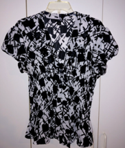 East 5TH Ladies Ss BLACK/WHITE V-NECK Crinkle Top W/TIE-XL-WORN Once - £6.75 GBP