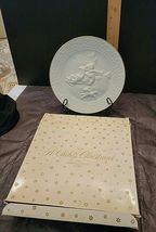 AVON "A CHILD'S CHRISTMAS" PORCELAIN PLATE TRIMMED WITH 24K GOLD image 3