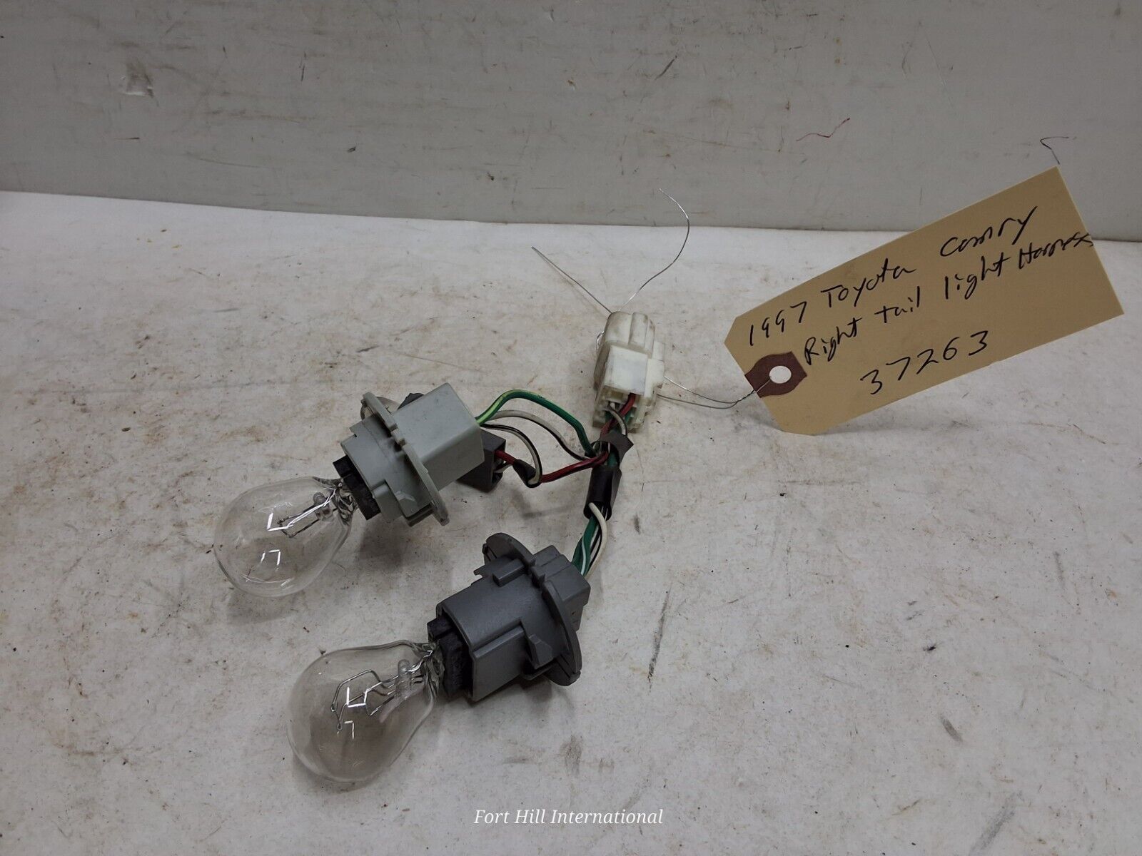 97 98 99 Toyota Camry right passenger side outer tail light wiring harne... - $24.74