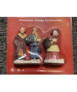 Holiday Winter Christmas Village Figurines - $91.39 MXN