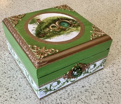 Tolkien Inspired Hobbit Themed Trinket Box - £9.50 GBP
