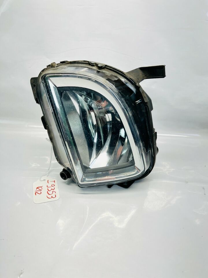 5K0941700E  2011 2012 2013 2014 VW JETTA GTI HALOGEN FRONT RIGHT OEM FOG... - $45.00