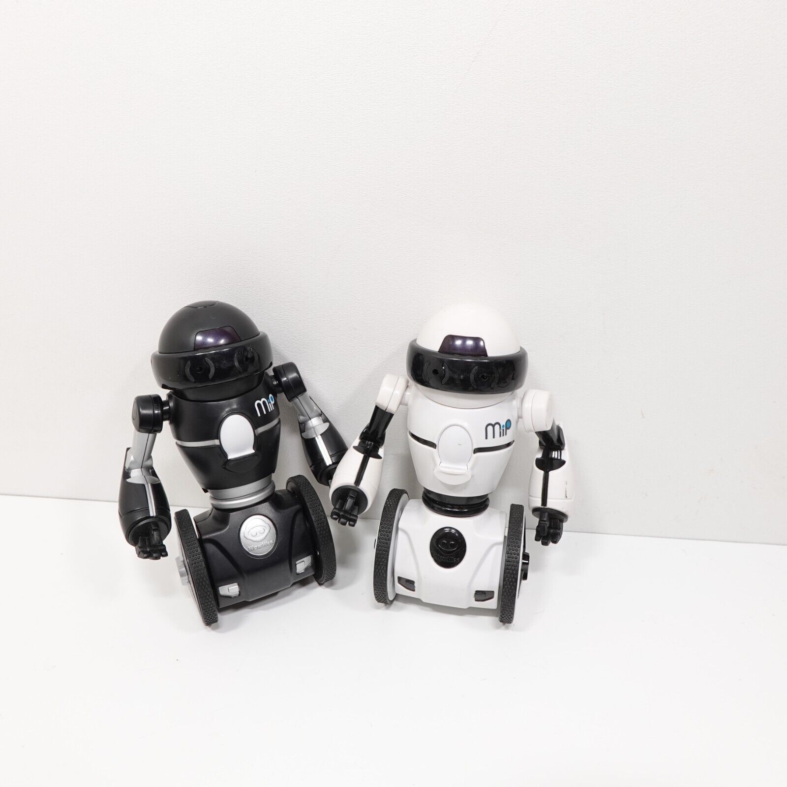 Lot 0f 2 MiP Gesture Directed Or Self Explore Self Balancing Robot 0820 - $26.99