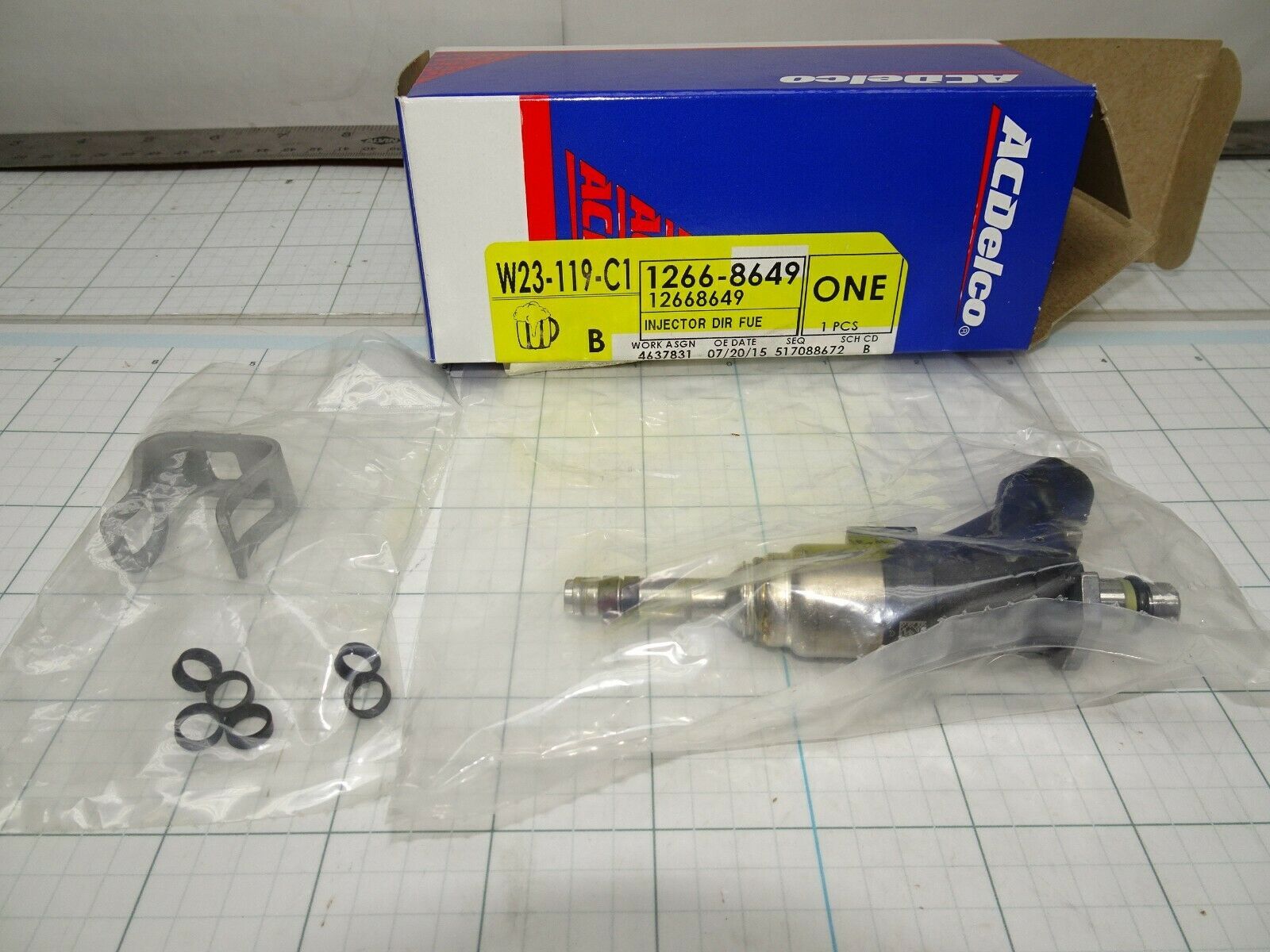 GM 12668649 Fuel Injector Factory Sealed OEM NOS - $19.33