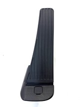 2018-2024 Volvo XC60 T5 Momentum Gas Pedal Throttle Sendor Only 32269124... - $59.35