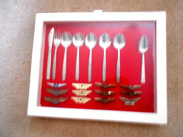United Airline Spoons w/ United &amp; American Airlines Wing Pins Set - £31.53 GBP