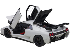 Lamborghini Diablo SV-R Impact White 1/18 Model Car by Autoart - £249.36 GBP