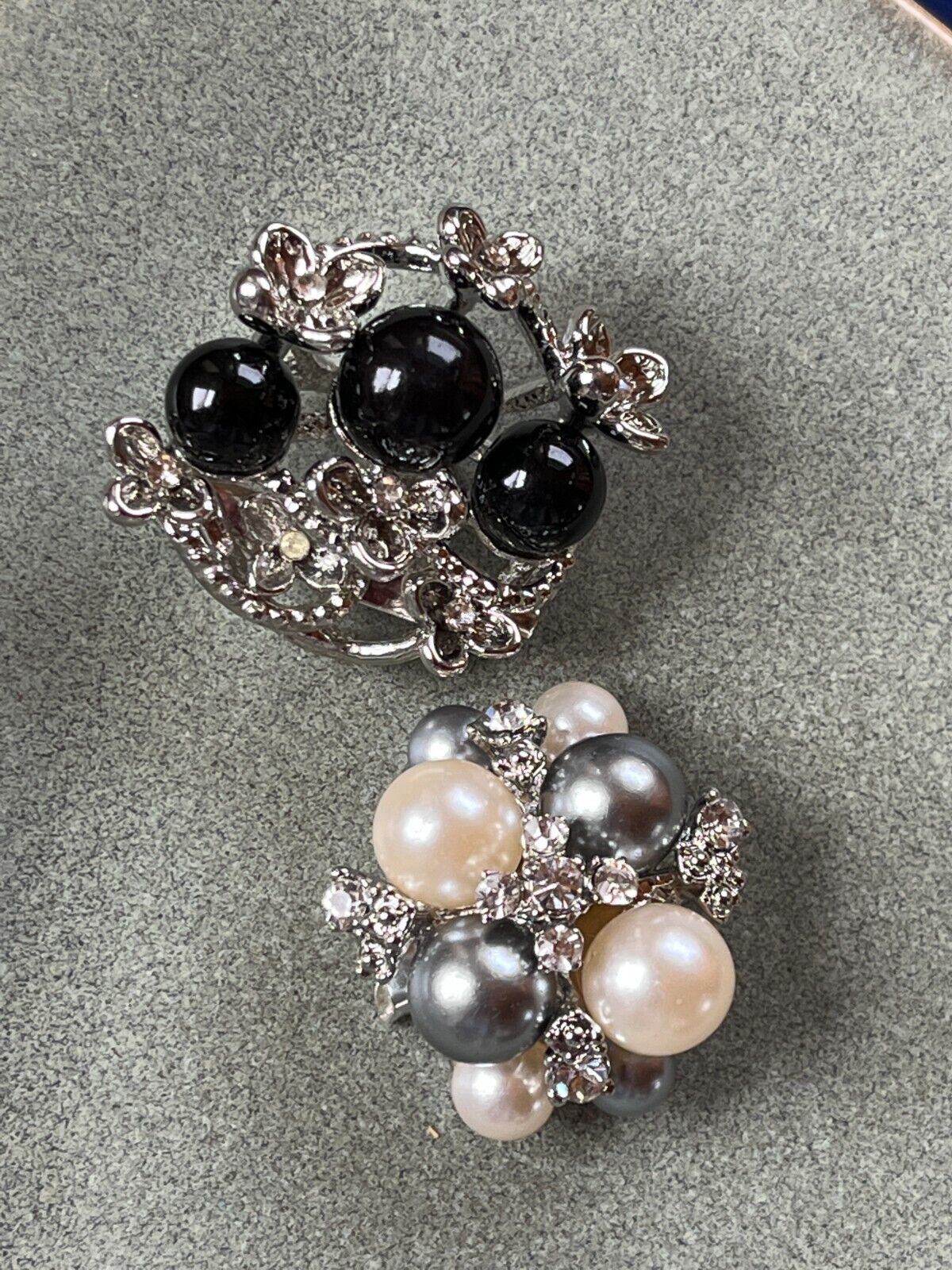 Primary image for Lot of Faux Gray & White Pearl Bead w Clear Rhinestone Accents Silvertone Cluste