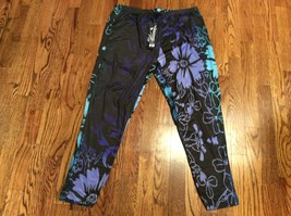 NWT LILY By Firmiana Leggings Plus Size 1X/2X Black &amp; Purple Floral - £14.07 GBP