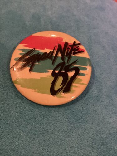 RARE DISNEYLAND GRAD NITE 85 PIN BACK BUTTON 2 1/4&quot; - $7.92