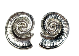 Vintage Silver Color  Concentric Spiral Shell 1 &quot; Clip On Earrings - £10.35 GBP