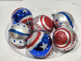 Patriotic 4th Of July Stars Stripes Plastic Red Blue Ornaments 2.75&quot; - £10.82 GBP