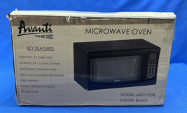 Avanti 0.7 Cu. Ft. 700W Microwave Oven, Black - £54.37 GBP