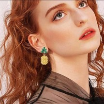 Stunning Gorgeous Crystal Rhinestone  Pineapple Stud Earrings - £6.38 GBP