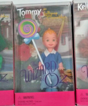 1999 Mattel Barbie Kelly Tommy Doll As Lollipop Munchkin The Wizard Of Oz Nrfb - £15.57 GBP