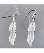 VINTAGE 925 STERLING SILVER ETCHED LEAF FEATHER LADIES DANGLE DROP EARRINGS - €33,37 EUR