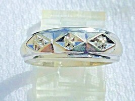 14K White Gold 3 Diamond Band Graduated Design Size 7 1/4 Diamond Pattern Front - £220.21 GBP