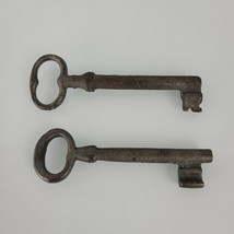 Set Lot 2 Skeleton Keys Heavy Hot Hand Forged Iron Vintage - $44.54