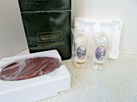THOMAS KINKADE PAINTER OF LIGHT SALT &amp; PEPPER SHAKER COLLECTIBLE W/BASE NIB - $349.68 MXN
