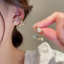 Ry imitation pearl flower stud earrings ladies fashion crystal elegant jewelry everyday thumb200