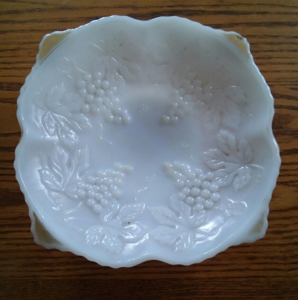 000 Vintage White Milk Glass Pedestal Bowl Plate Gold Tips Grapes Pattern - $9.99