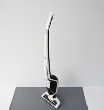 Electrolux Ergorapido Modern Cordless 2-in-1 Vacuum EHVS2510AW READ image 4