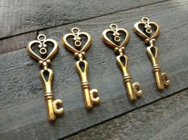 4 Heart Key Charms Antiqued Gold Tone Steampunk Pendants 42mm Findings - £1.99 GBP