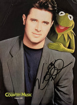 Vince Gill signed photo - £78.31 GBP