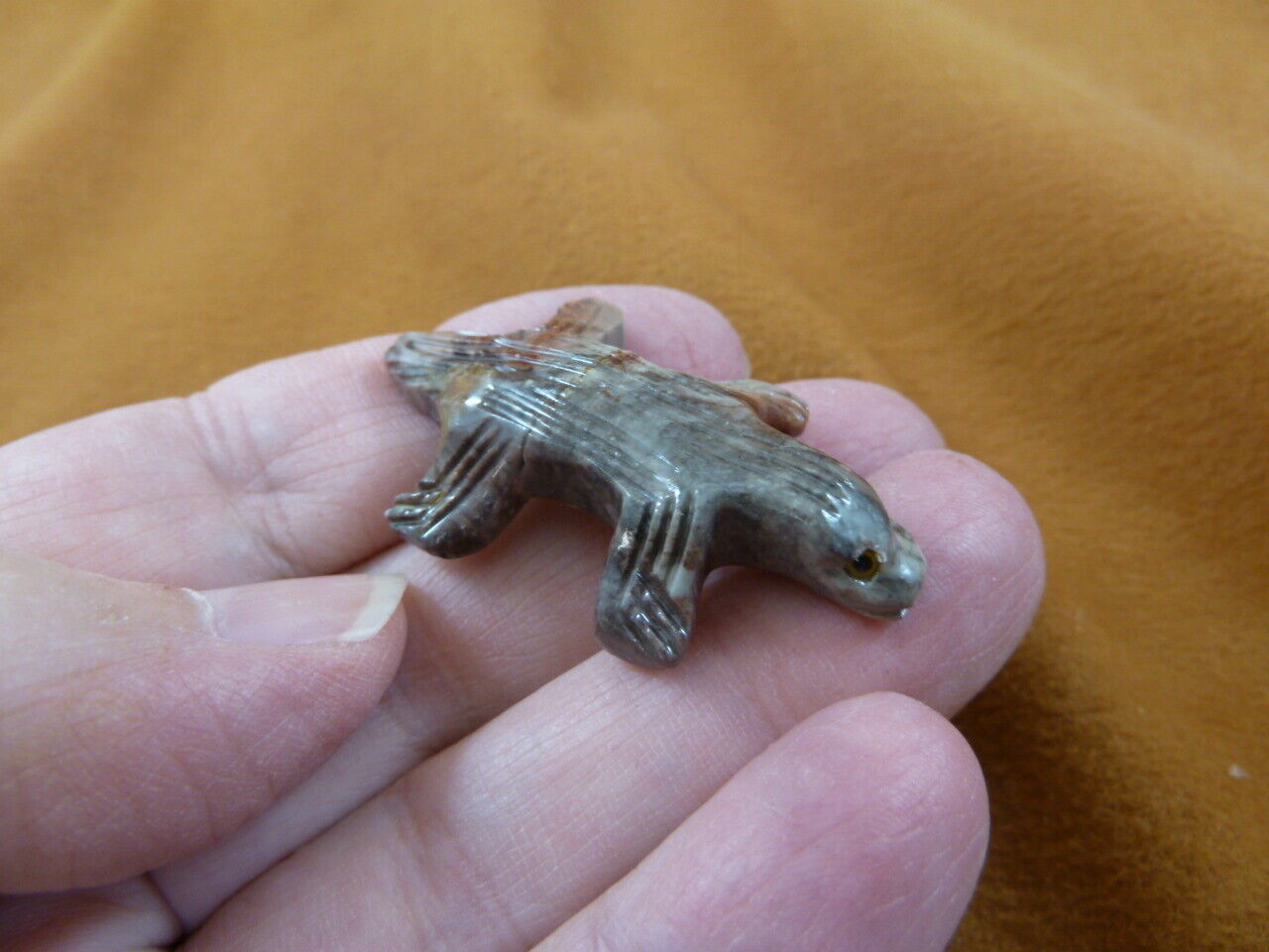 (Y-PLA-15) little gray red PLATYPUS Australia figurine carving SOAPSTONE... - $8.59