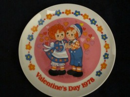 RAGGEDY ANN &amp; ANDY 1978 VALENTINE&#39;S DAY collector plate AS TIME GOES BY ... - $9.99