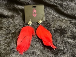 Torrid Vintage Red Feather &amp; Glass Ball Earrings - £2.96 GBP