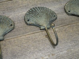 12 Sea Shell Bath Hooks Coat Hook Hat Entrway Hall Tree Nautical Decor Robe Bag - £31.86 GBP