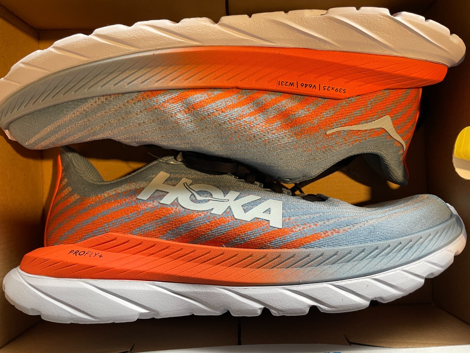 Hoka Mach 5 Size 9 D - $98.01
