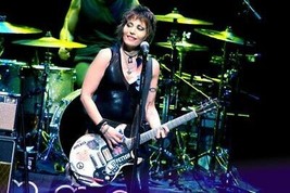Joan Jett in concert 24x36 inch poster - £22.81 GBP