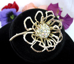 ALLUSION BROOCH Sarah Coventry OPEN FLOWER Pin Vintage AB Rhinestones Go... - £18.19 GBP