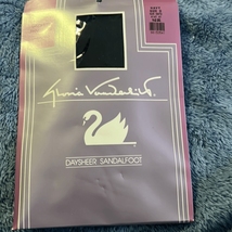 Vintage Gloria Vanderbilt Pantyhose Size D Navy - £7.03 GBP