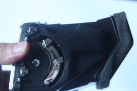 2009-2011 HYUNDAI GENESIS SIDE AIR VENT  C117 image 3
