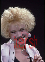 1985 Amateur 35mm Slide Photo Negative Amateur Female Model Smiling - £4.60 GBP