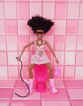 DOLL POSTER - THE BOSS IN THE HOUSE - CASSOLINO - KRUGERS POSTERS (24x36... - $352.88 MXN+